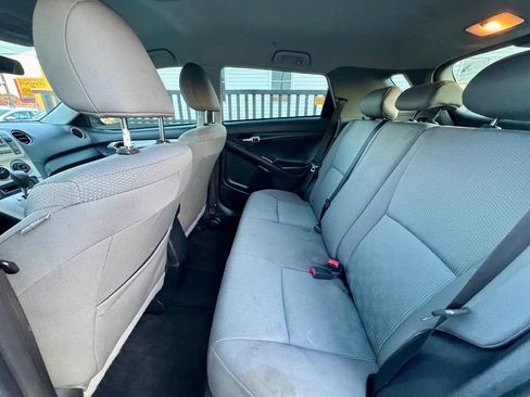 Used 2009 Toyota Matrix Base 4dr Wagon 4A image 14