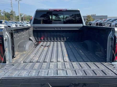 Used 2024 GMC Sierra 2500 AT4 w/ AT4 Preferred Package AWD/4WD image 14