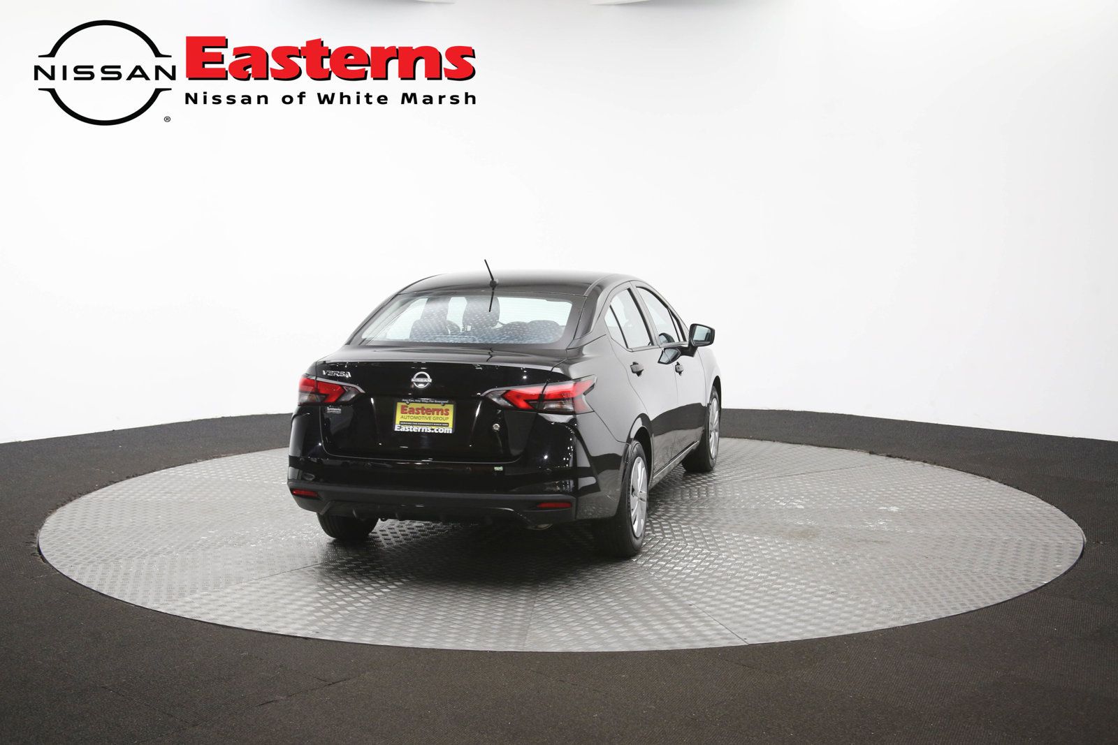 Used 2025 Nissan Versa S FWD image 37