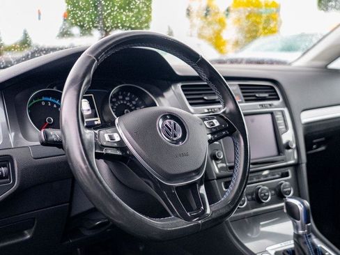 Used 2016 Volkswagen e-Golf SEL Premium image 14
