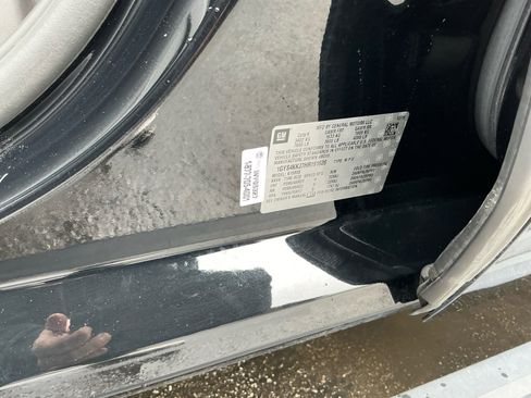 Used 2017 Cadillac Escalade ESV Platinum image 27