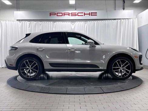 Used 2025 Porsche Macan AWD/4WD image 10