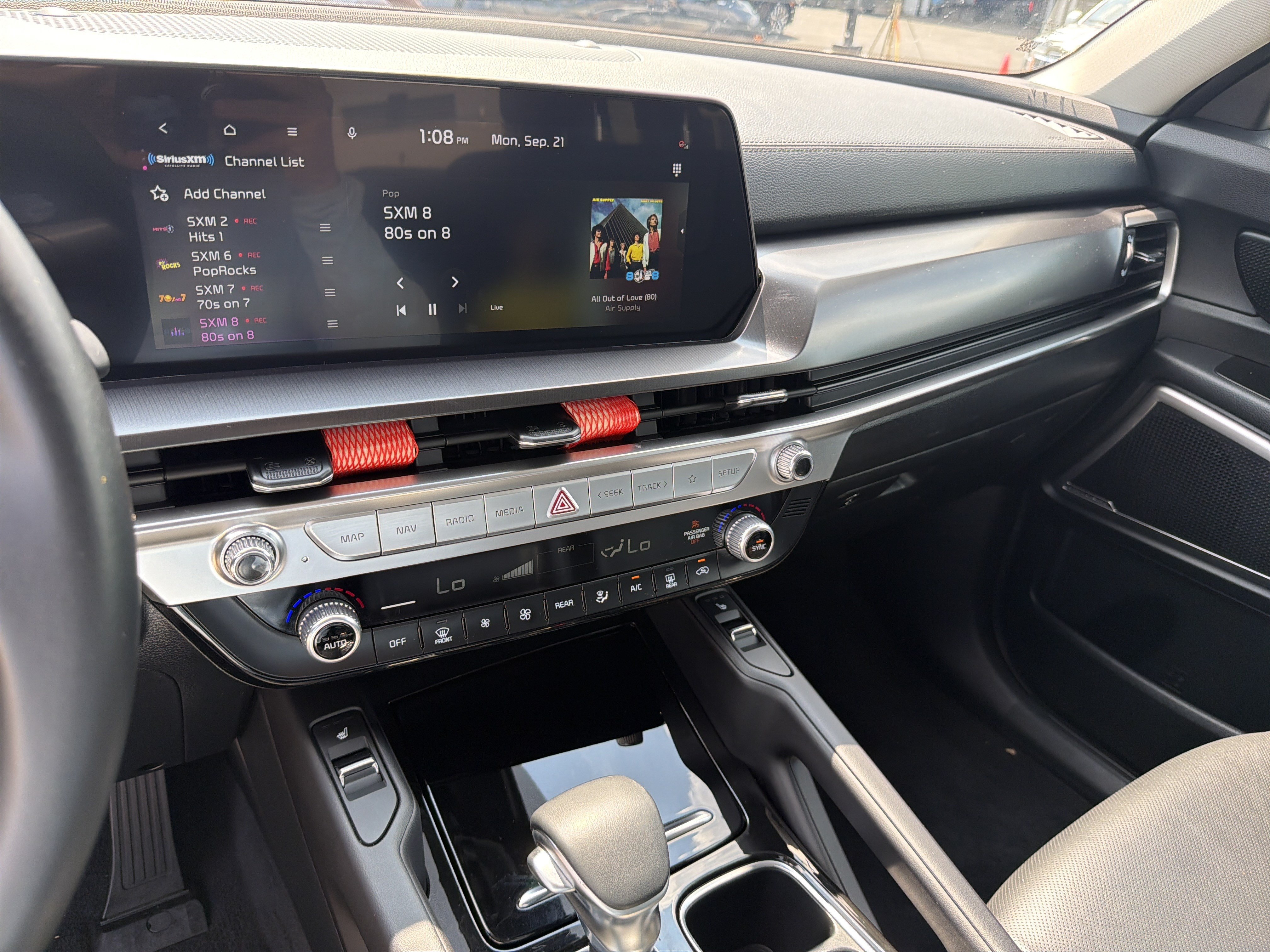 Used 2025 Kia Telluride S FWD image 29
