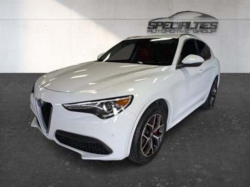 Used 2020 Alfa Romeo Stelvio Ti w/ Active Blind Spot Package AWD/4WD image 5