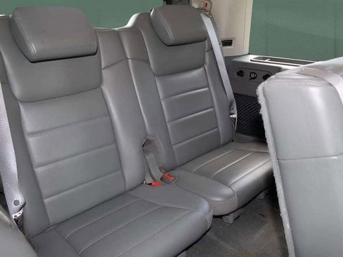 Used 2006 Jeep Commander 4WD image 15