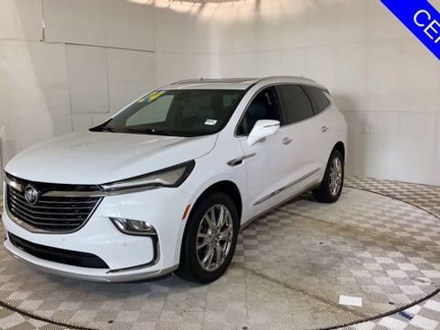 Certified 2024 Buick Enclave Essence w/ Experience Buick Package AWD/4WD image 4