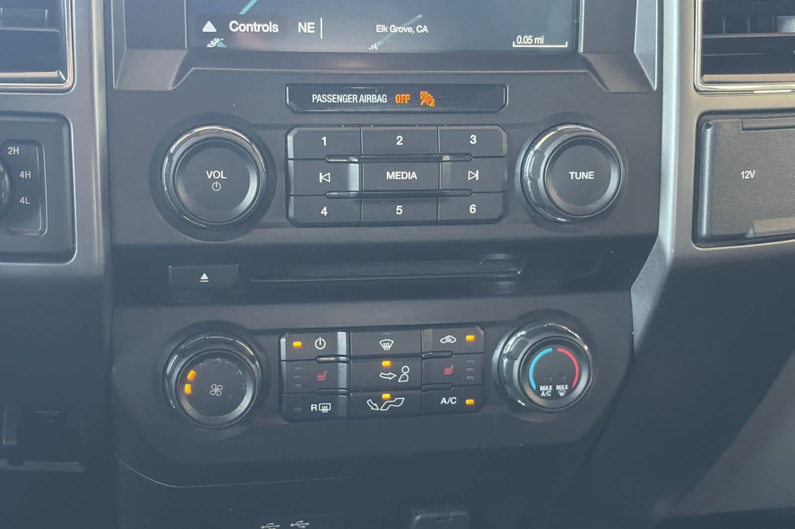 Used 2018 Ford F150 XLT w/ Equipment Group 302A Luxury AWD/4WD image 21