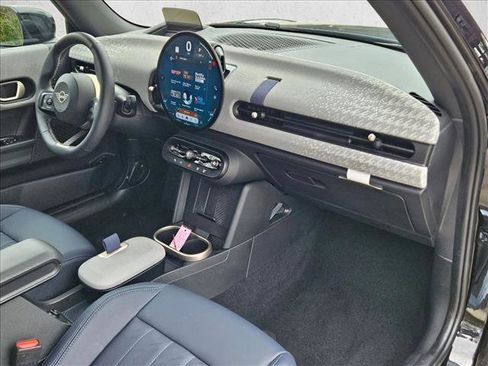 Certified 2025 MINI Cooper S image 21