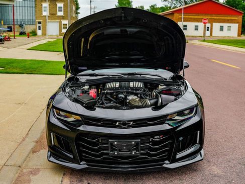Used 2022 Chevrolet Camaro ZL1 RWD image 18