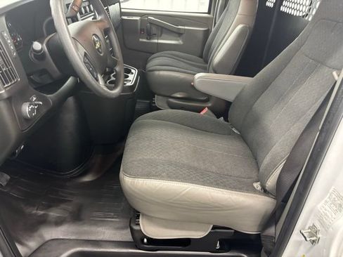 Used 2024 Chevrolet Express 2500 w/ Driver Convenience Package RWD image 12