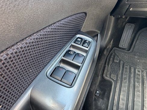 Used 2011 Subaru Forester 2.5X Premium w/ All-Weather Pkg image 31