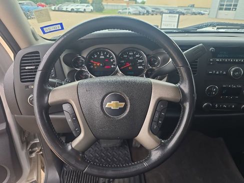 Used 2011 Chevrolet Silverado 1500 LT w/ Regional Value Package RWD image 13