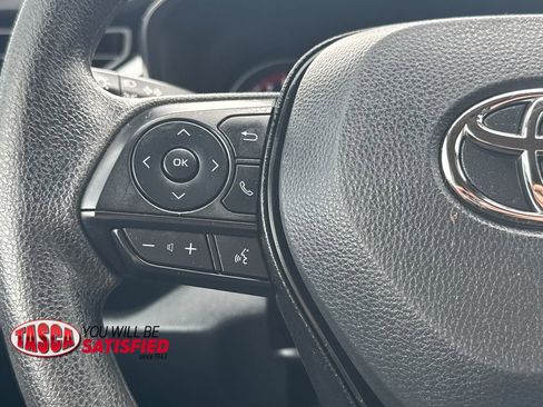 Used 2025 Toyota RAV4 XLE AWD/4WD image 18