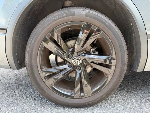 Used 2023 Volkswagen Tiguan SE R-Line AWD/4WD image 22