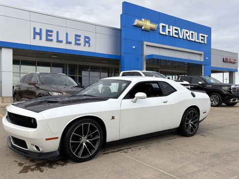 Used 2016 Dodge Challenger R/T Scat Pack image 3