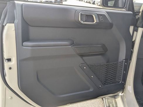 Used 2025 Ford Bronco Outer Banks image 9