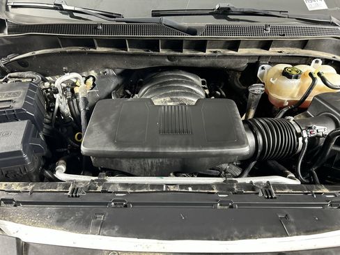 Used 2023 Chevrolet Suburban Premier image 11