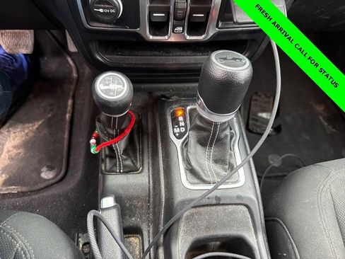 Used 2019 Jeep Wrangler Unlimited Sahara image 25