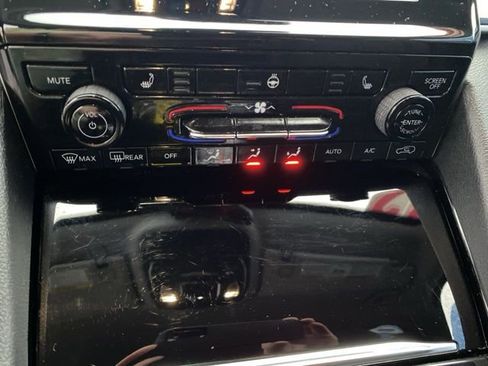 Used 2022 Jeep Grand Cherokee L Laredo w/ Luxury Tech Group I image 29