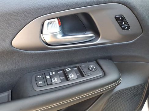 New 2027 Chrysler Pacifica Select FWD image 20
