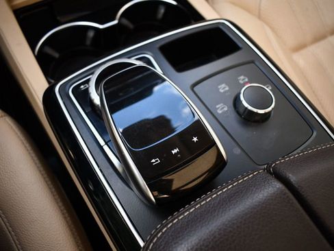 Used 2018 Mercedes-Benz GLE 350 w/ Premium 1 Package image 25