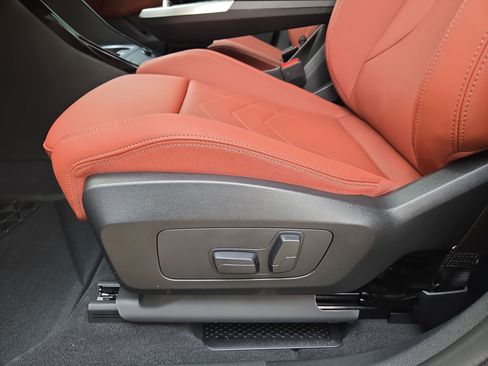 New 2026 BMW X2 M35i w/ Technology Package AWD/4WD image 17