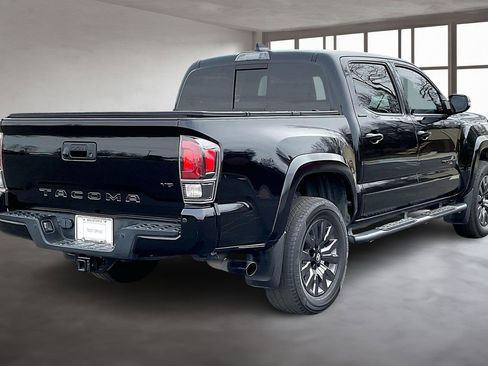 Used 2022 Toyota Tacoma Limited image 6