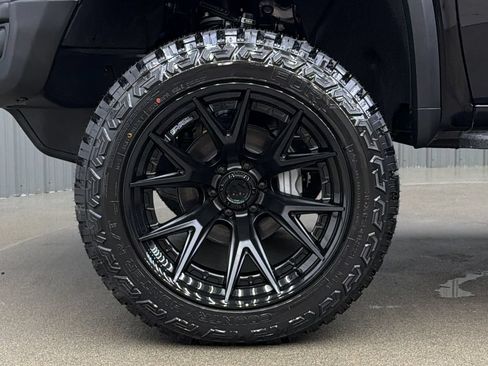 Used 2026 GMC Sierra 1500 AT4X AWD/4WD image 10