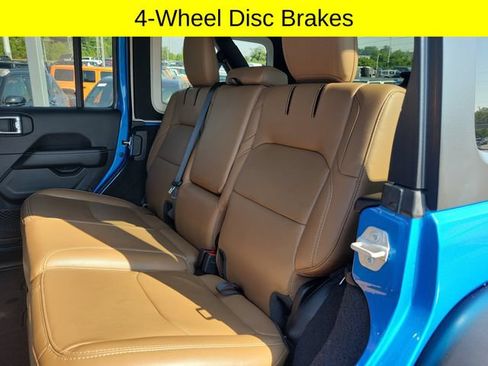 Used 2023 Jeep Wrangler Unlimited Rubicon 4xe w/ Cold Weather Group AWD/4WD image 26