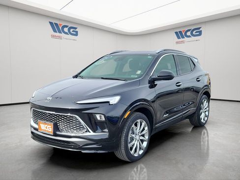 Used 2024 Buick Encore GX Avenir w/ Avenir Technology Package image 5