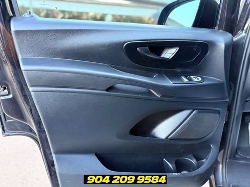 Used 2018 Mercedes-Benz Metris Passenger image 20