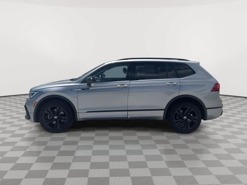 Used 2023 Volkswagen Tiguan SE R-Line AWD/4WD image 5