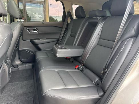 Used 2021 Nissan Rogue SL w/ Premium Package AWD/4WD image 19