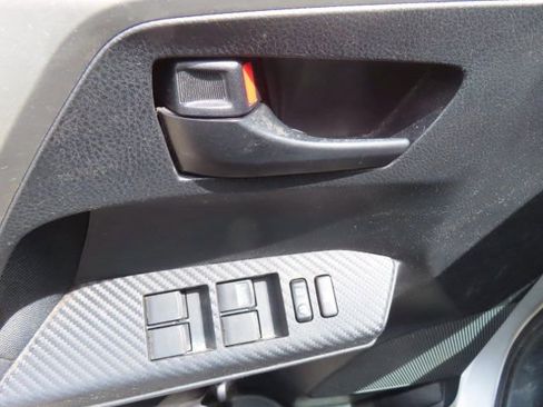 Used 2014 Toyota RAV4 LE FWD image 16
