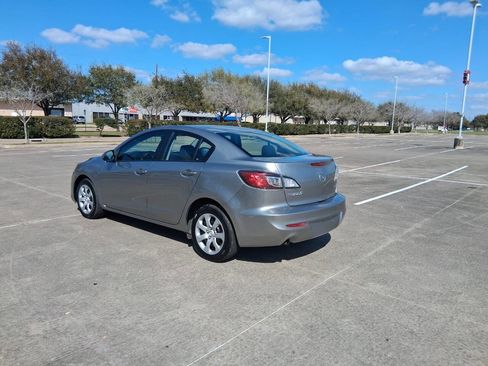 Used 2013 MAZDA MAZDA3 i Sport image 4