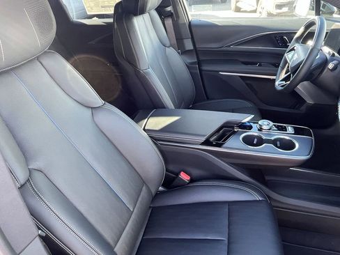 Used 2026 Cadillac Lyriq Premium Luxury image 20