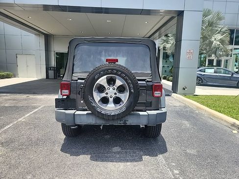 Used 2017 Jeep Wrangler Unlimited Sport w/ Quick Order Package 23S AWD/4WD image 3