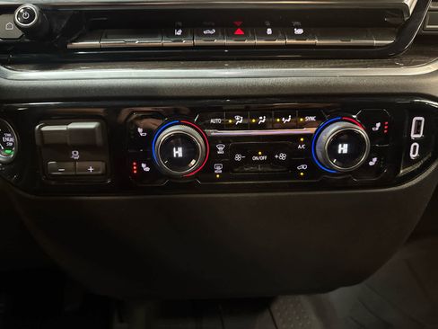 Certified 2025 Chevrolet Silverado 2500 LT w/ Convenience Package image 26