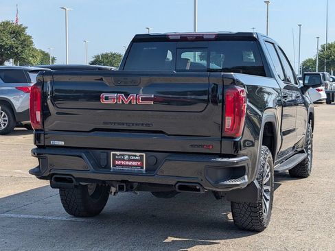 Used 2023 GMC Sierra 1500 AT4 w/ AT4 Premium Package AWD/4WD image 4