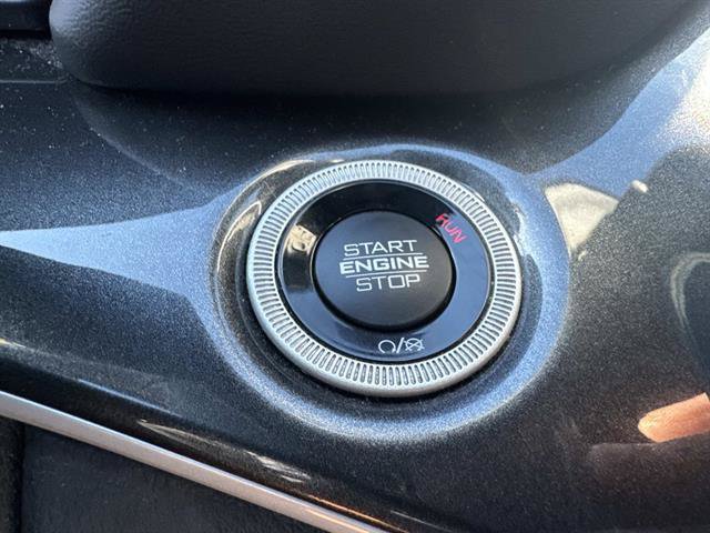 Used 2023 Jeep Grand Cherokee L Laredo AWD/4WD image 17