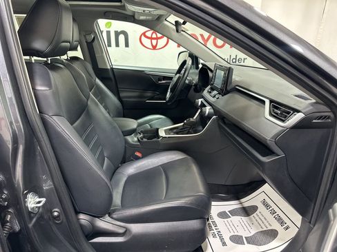Used 2020 Toyota RAV4 XLE Premium image 10