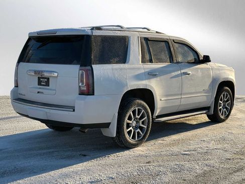 Used 2017 GMC Yukon Denali image 3
