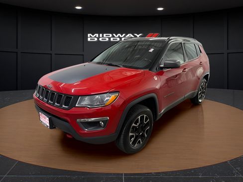 Used 2020 Jeep Compass Trailhawk AWD/4WD image 2