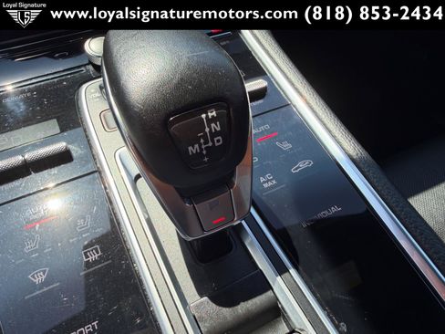 Used 2019 Porsche Panamera image 30