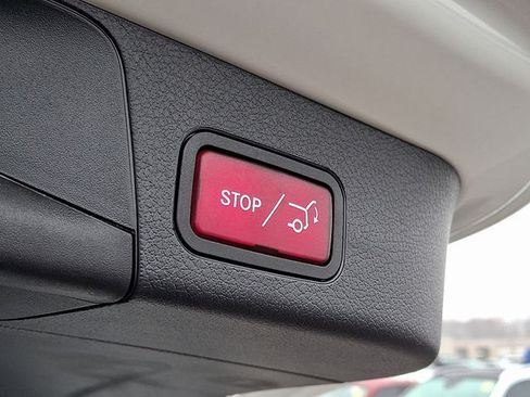 Used 2026 Mercedes-Benz GLB 250 4MATIC image 24