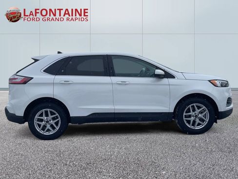 Used 2024 Ford Edge SEL w/ Convenience Package image 8
