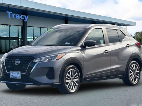 Used 2021 Nissan Kicks SV FWD image 14