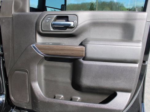 Used 2022 Chevrolet Silverado 2500 LT w/ Convenience Package image 41