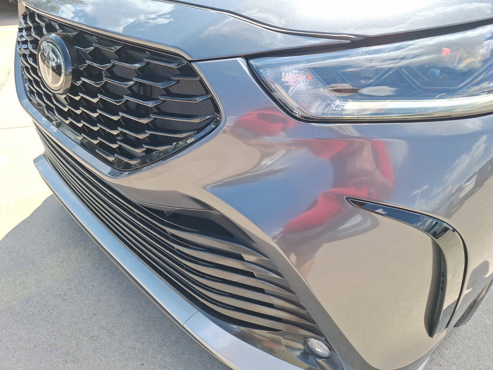 Used 2024 Toyota Highlander XSE AWD/4WD image 10