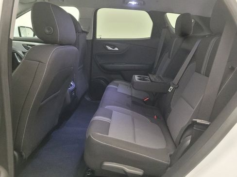 Used 2025 Chevrolet Blazer LT FWD image 18